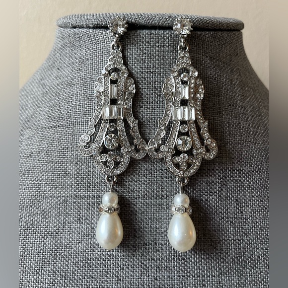 Bundle/Set. Silver Tone/Pearls/Rhinestones Necklace, Bracelet & Earrings. - Picture 5 of 8